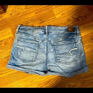American Eagle womens’s denim shorts size 14